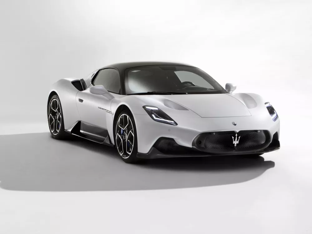 Автомобиль Maserati MC20 Купе