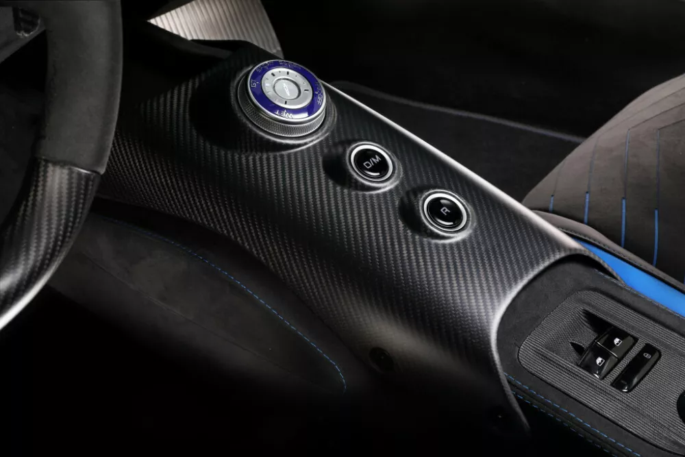 Автомобиль Maserati MC20 Купе