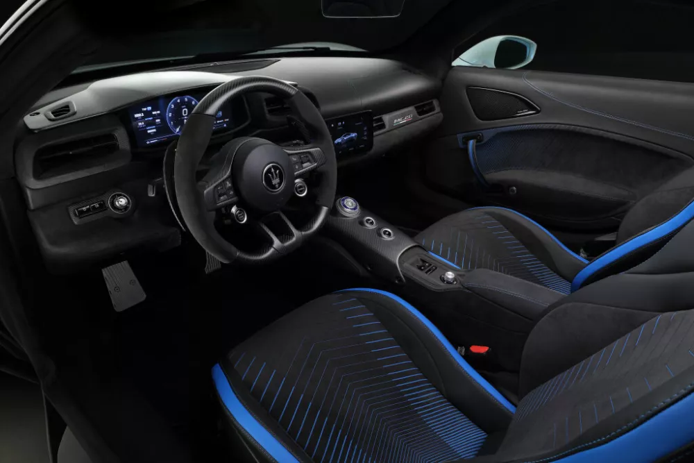 Автомобиль Maserati MC20 Купе