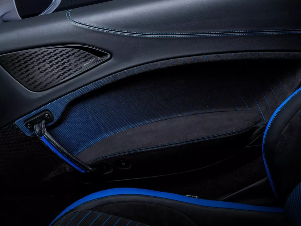Автомобиль Maserati MC20 Купе