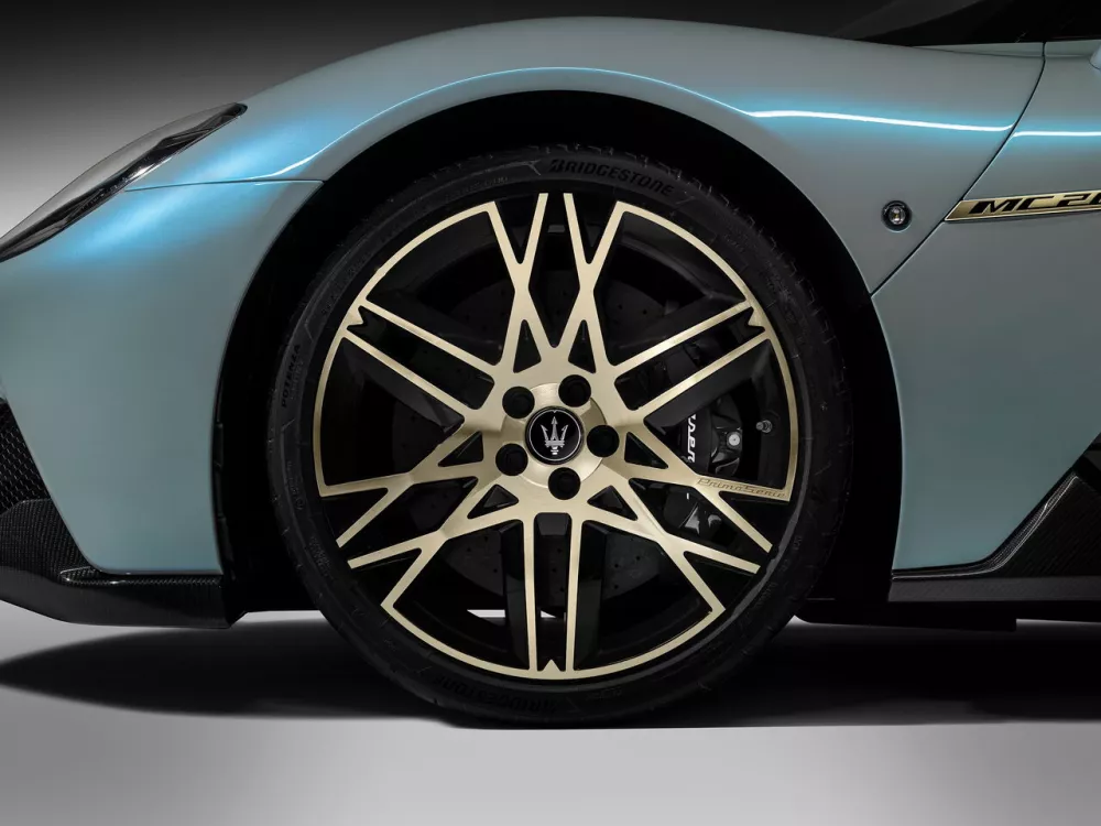 Автомобиль Maserati MC20 Родстер Cielo
