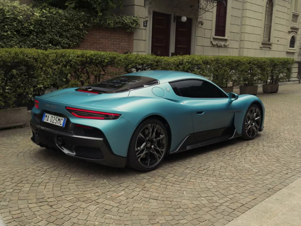 Автомобиль Maserati MCPura Купе