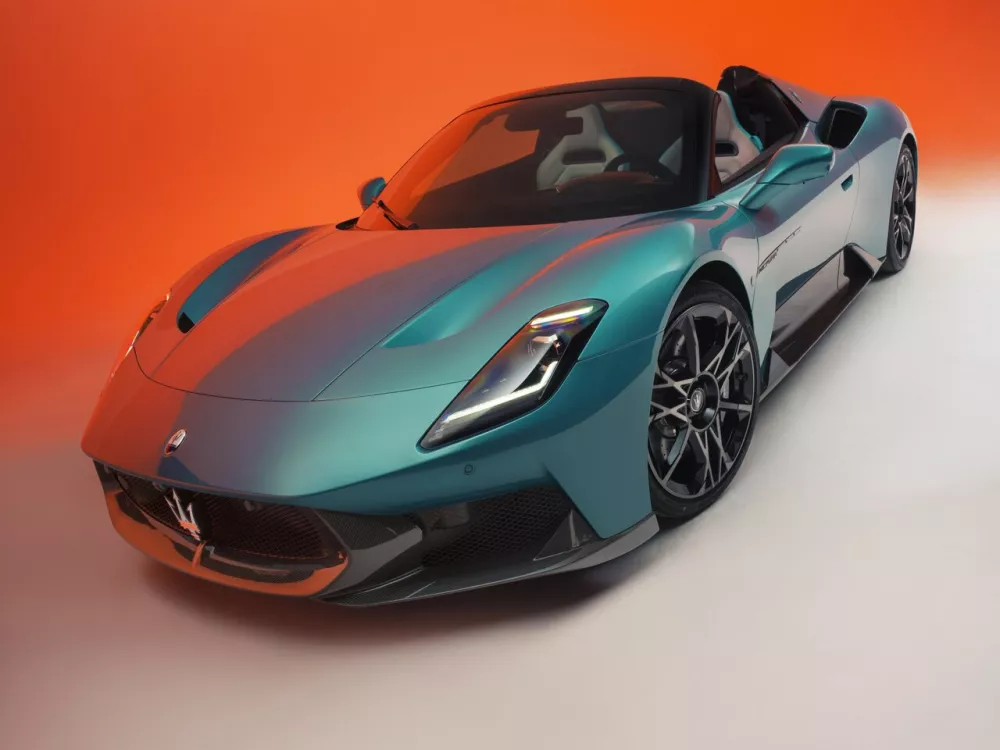 Автомобиль Maserati MCPura Родстер Ceilo