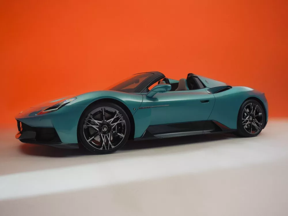 Автомобиль Maserati MCPura Родстер Ceilo
