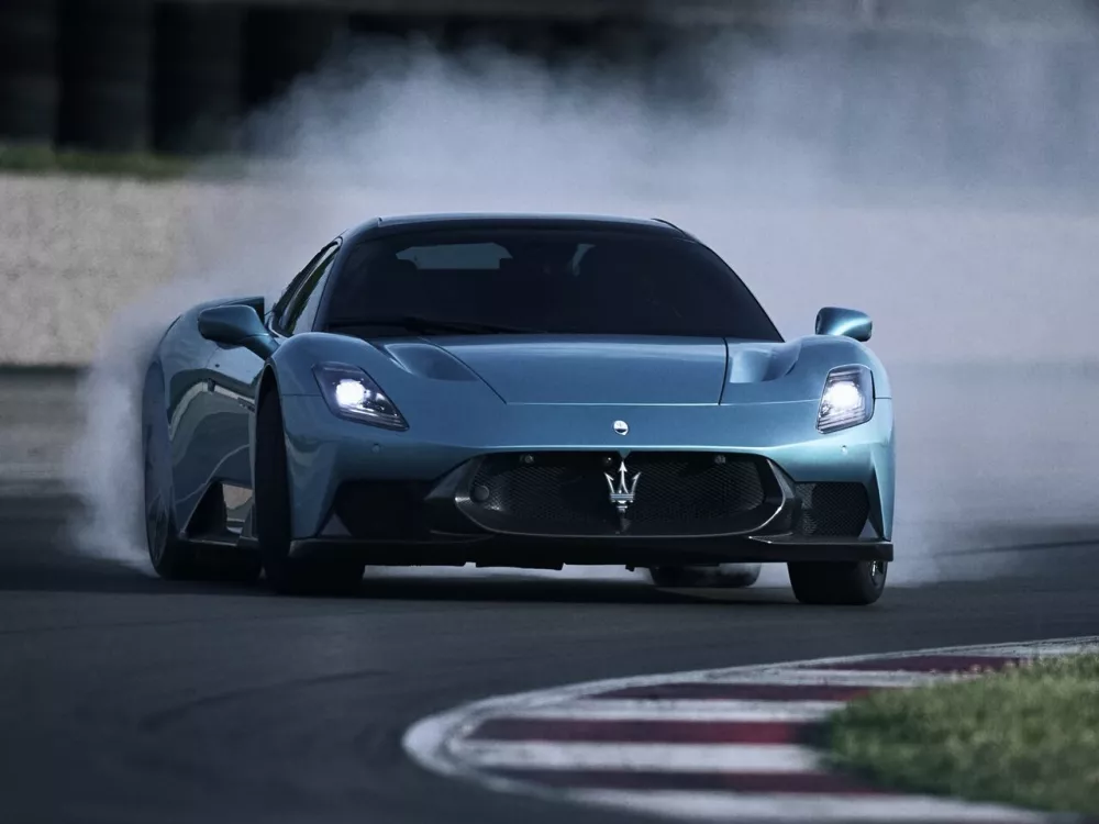 Автомобиль Maserati MCPura Родстер Ceilo