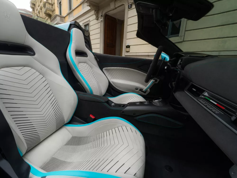 Автомобиль Maserati MCPura Родстер Ceilo