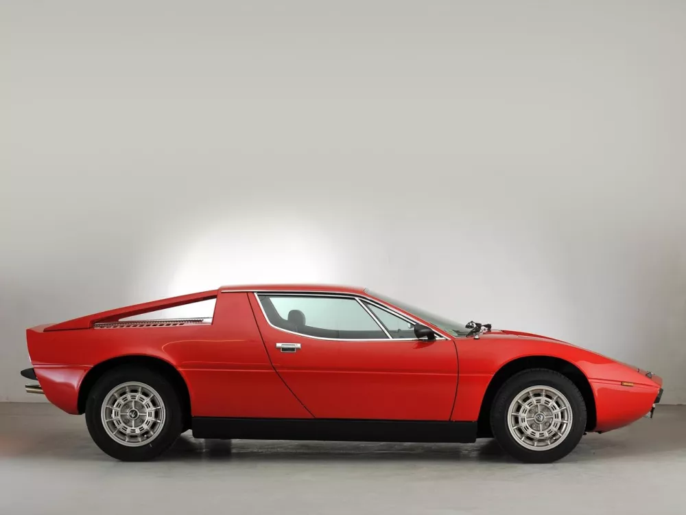 Автомобиль Maserati Merak Купе