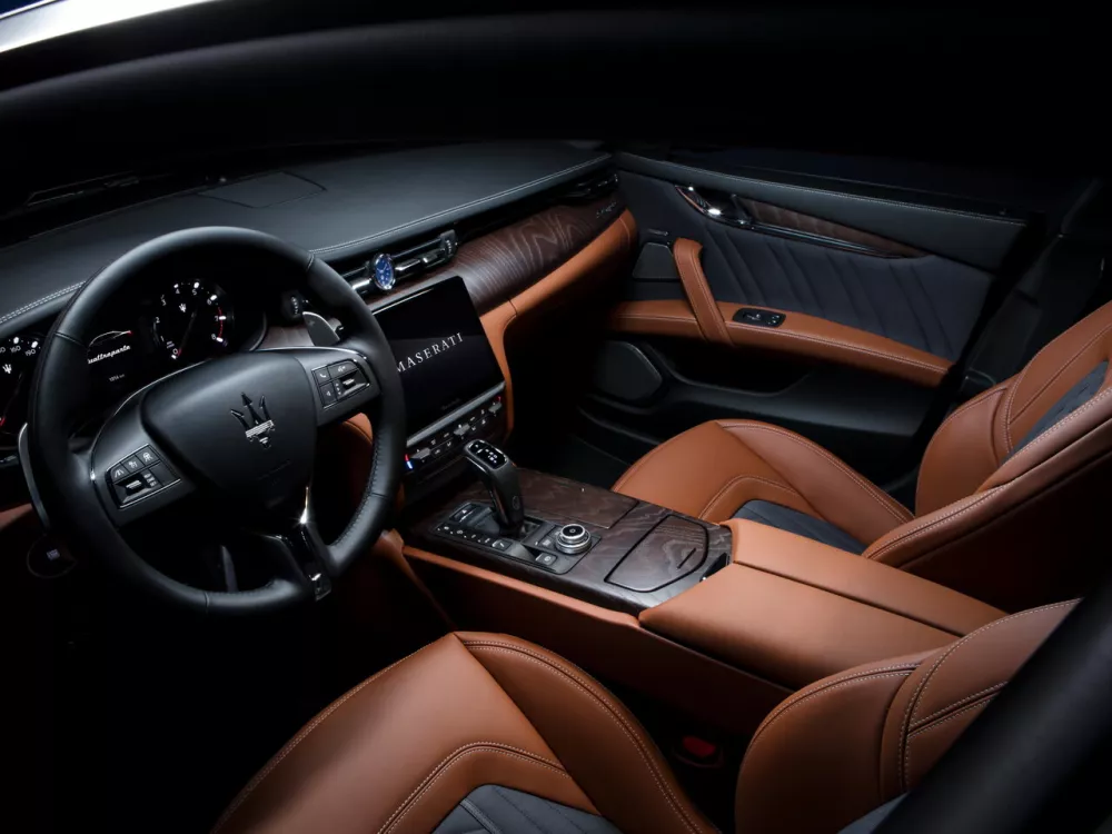 Автомобиль Maserati Quattroporte VI Рестайлинг 2 Седан