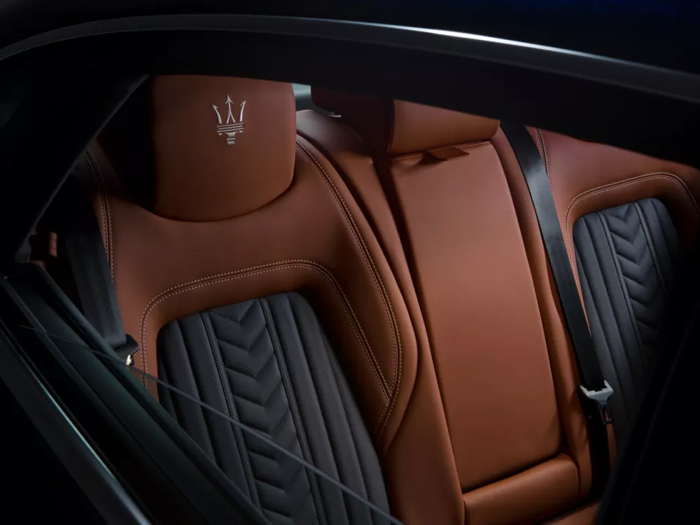 Автомобиль Maserati Quattroporte VI Рестайлинг 2 Седан
