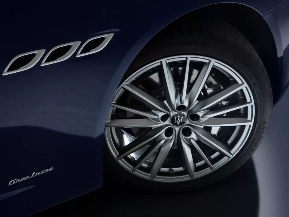 Автомобиль Maserati Quattroporte VI Рестайлинг 2 Седан