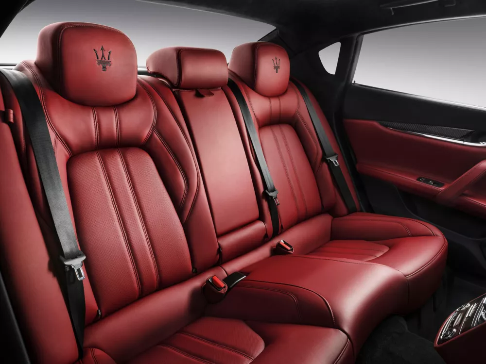 Автомобиль Maserati Quattroporte VI Рестайлинг Седан