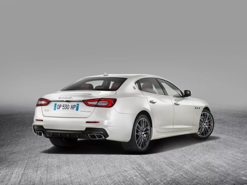 Автомобиль Maserati Quattroporte VI Рестайлинг Седан