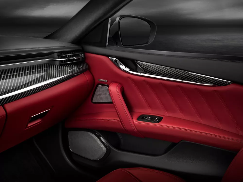 Автомобиль Maserati Quattroporte VI Рестайлинг Седан