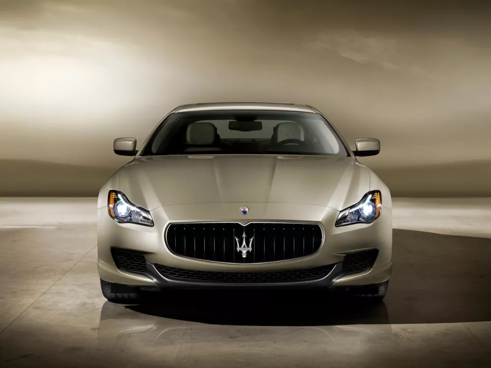 Автомобиль Maserati Quattroporte VI Седан