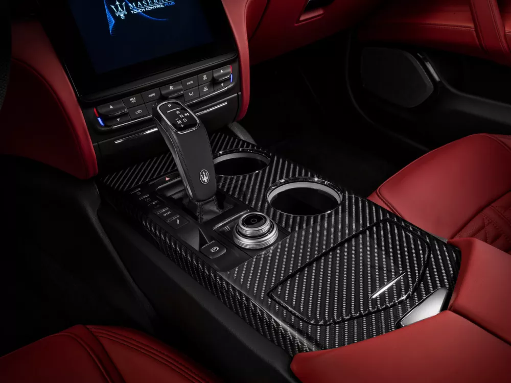 Автомобиль Maserati Quattroporte VI Рестайлинг Седан