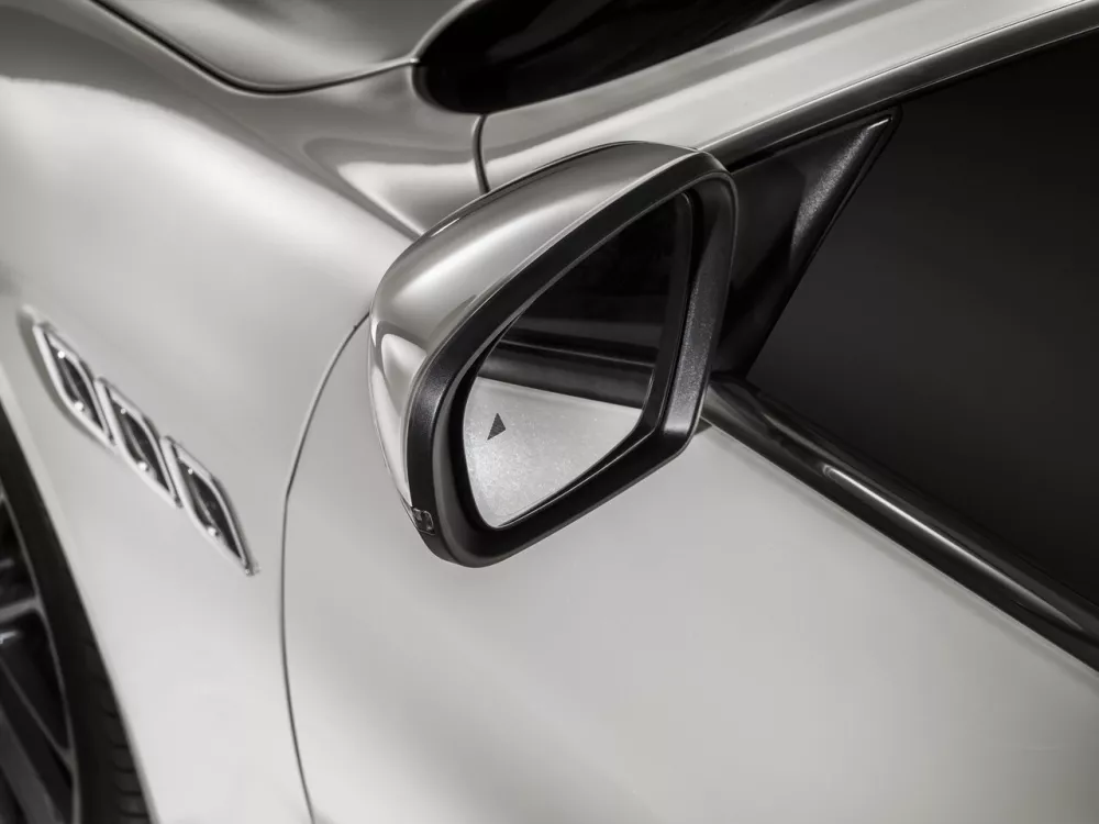 Автомобиль Maserati Quattroporte VI Рестайлинг Седан