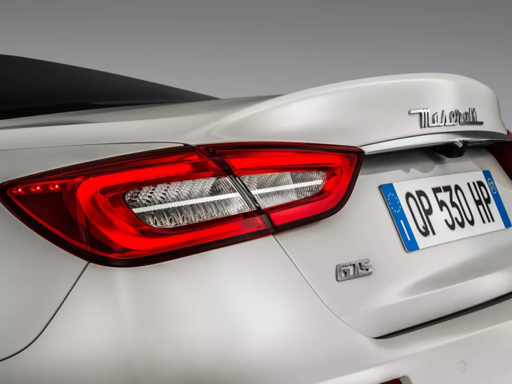 Автомобиль Maserati Quattroporte VI Рестайлинг Седан