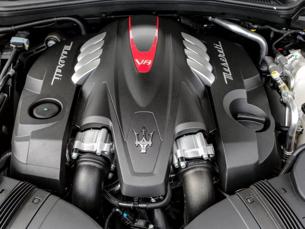 Автомобиль Maserati Quattroporte VI Рестайлинг Седан