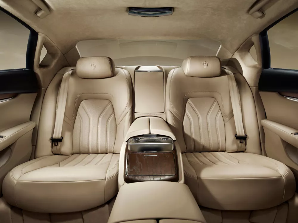 Автомобиль Maserati Quattroporte VI Седан
