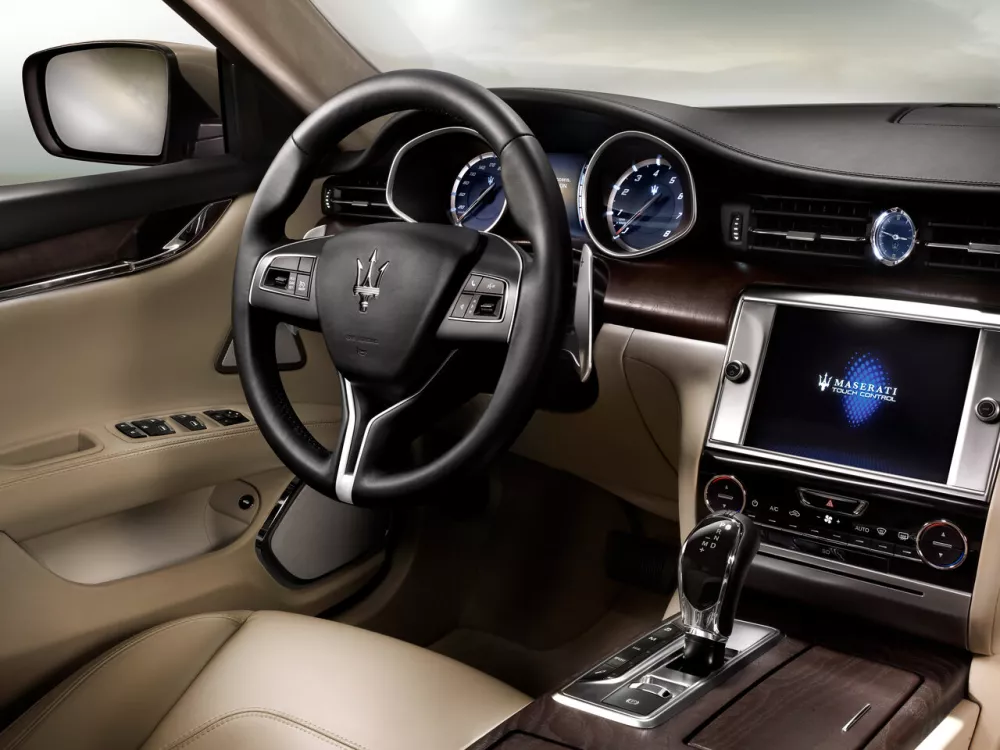 Автомобиль Maserati Quattroporte VI Седан