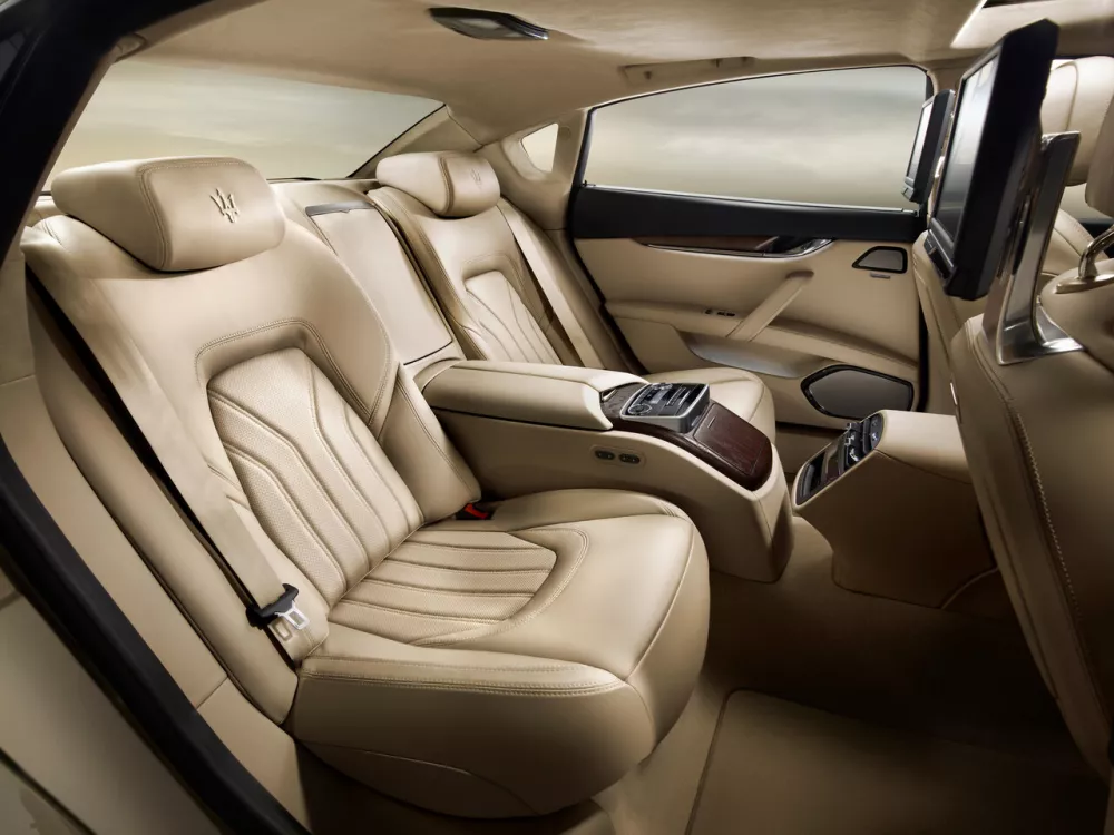 Автомобиль Maserati Quattroporte VI Седан