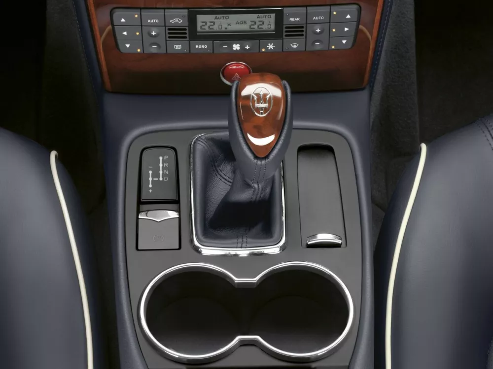 Автомобиль Maserati Quattroporte V Седан