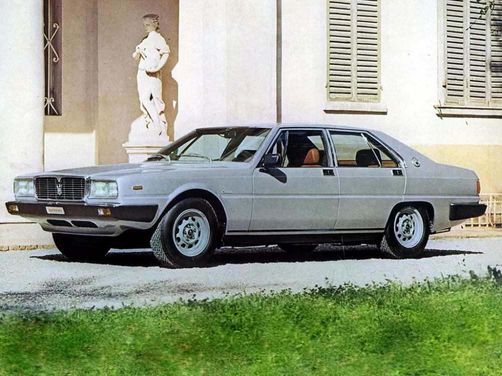 Автомобиль Maserati Quattroporte III Седан