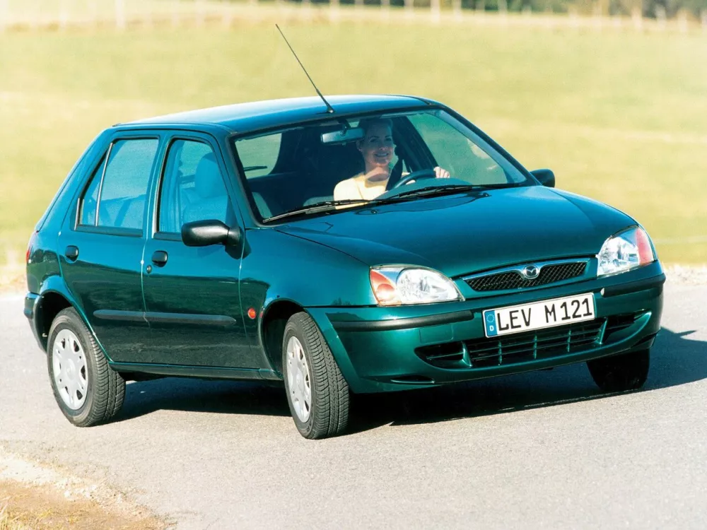 Автомобиль Mazda 121 III Хэтчбек (5 дверей)