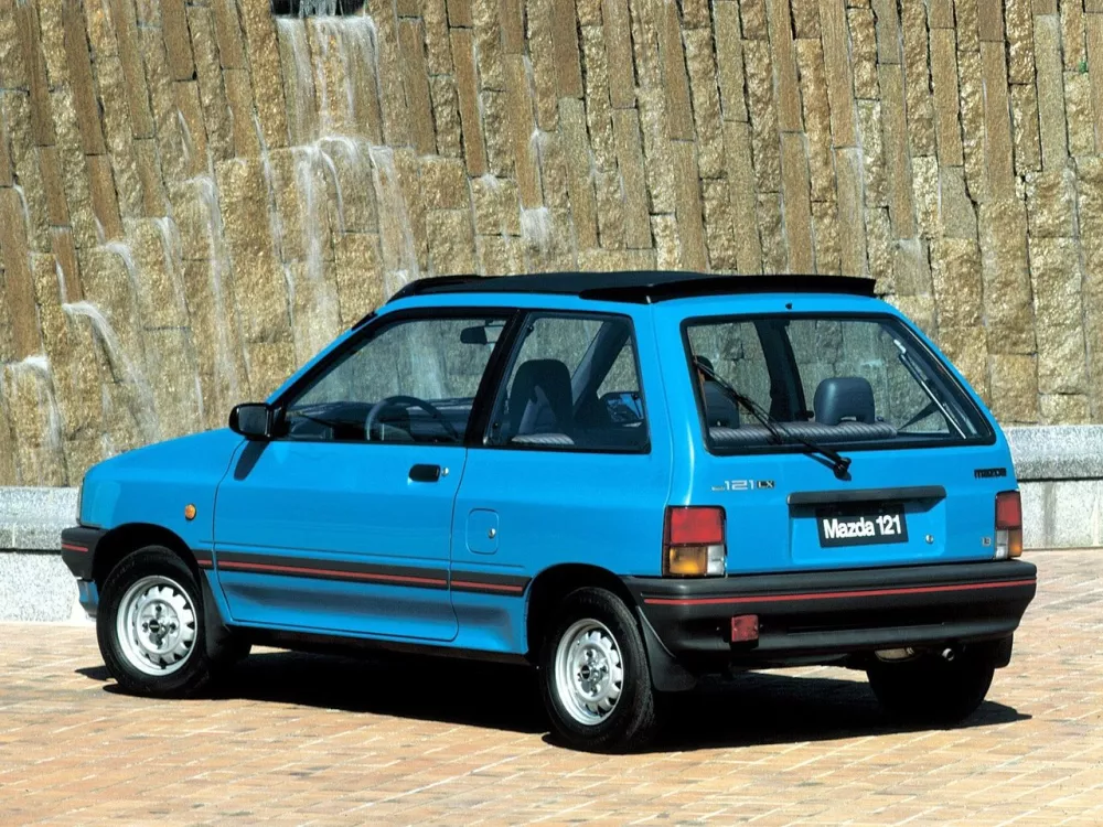 Автомобиль Mazda 121 I Хэтчбек (3 двери)