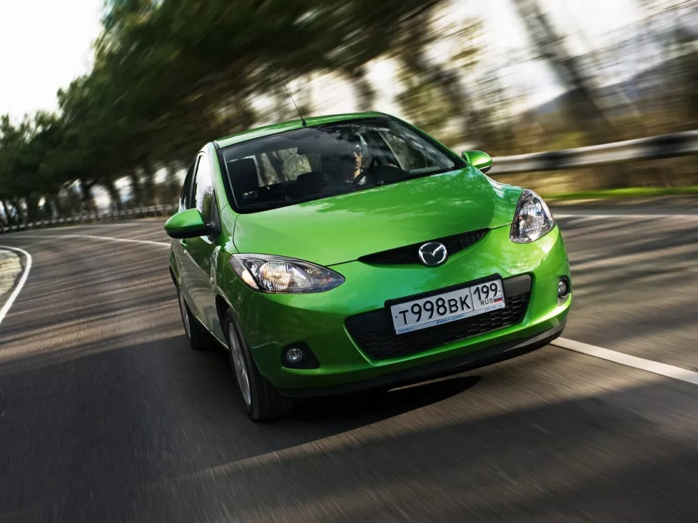 Автомобиль Mazda 2 II (DE) Хэтчбек (5 дверей)