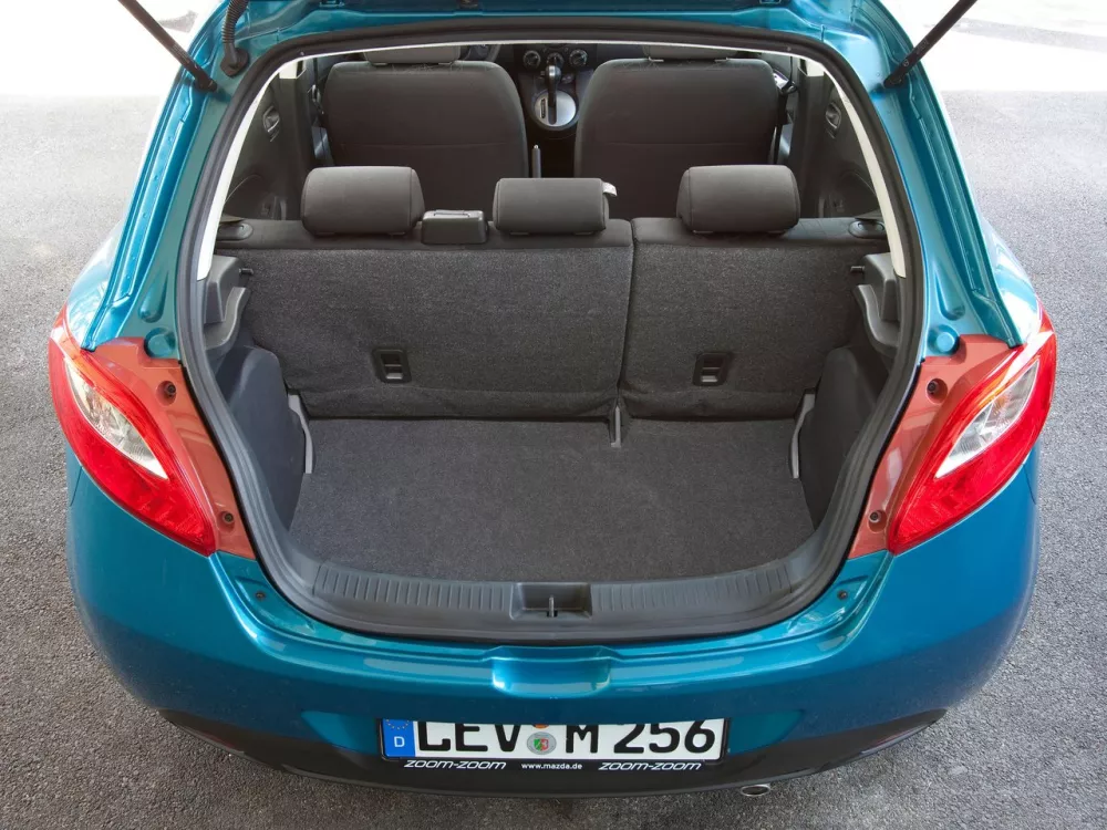 Автомобиль Mazda 2 II Рестайлинг (DE2) Хэтчбек (5 дверей)