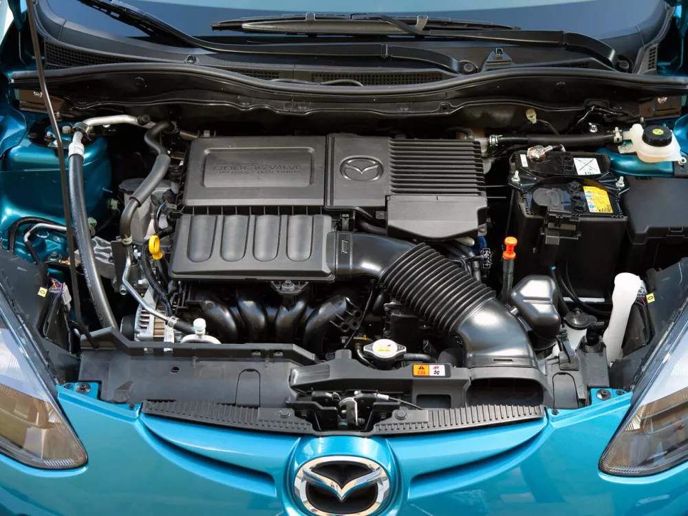 Автомобиль Mazda 2 II Рестайлинг (DE2) Хэтчбек (5 дверей)