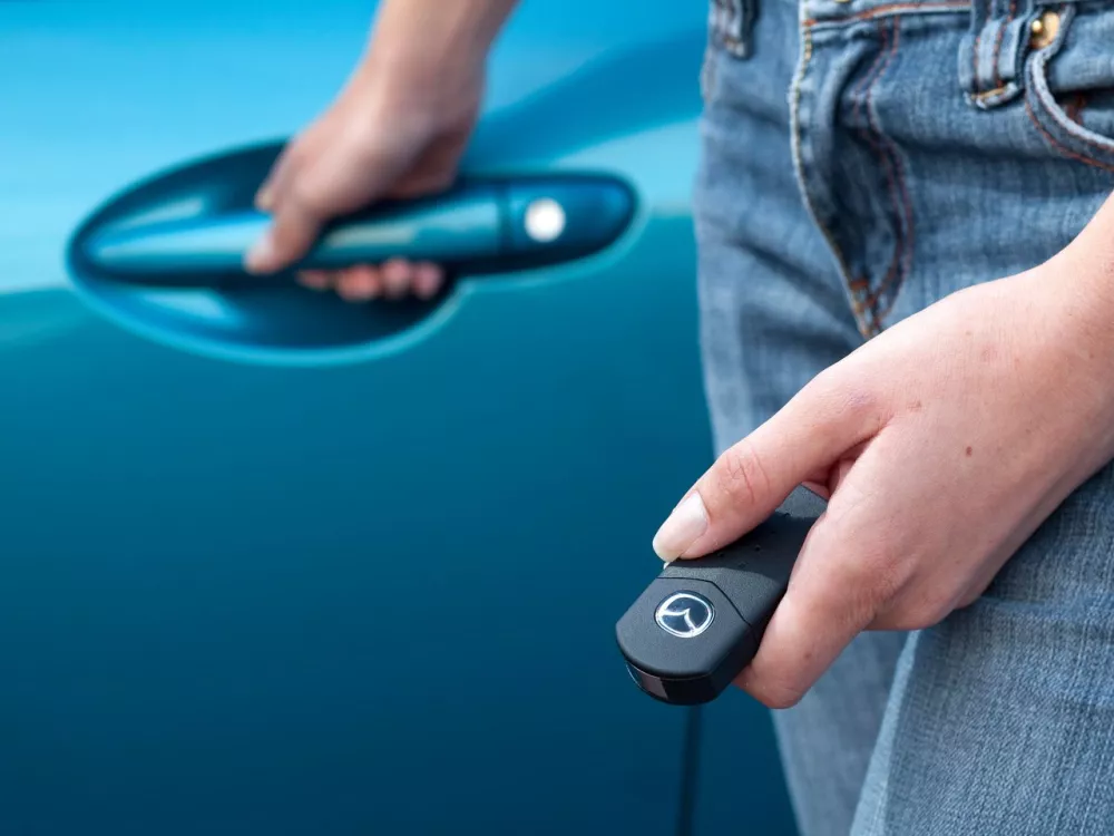 Автомобиль Mazda 2 II Рестайлинг (DE2) Хэтчбек (5 дверей)