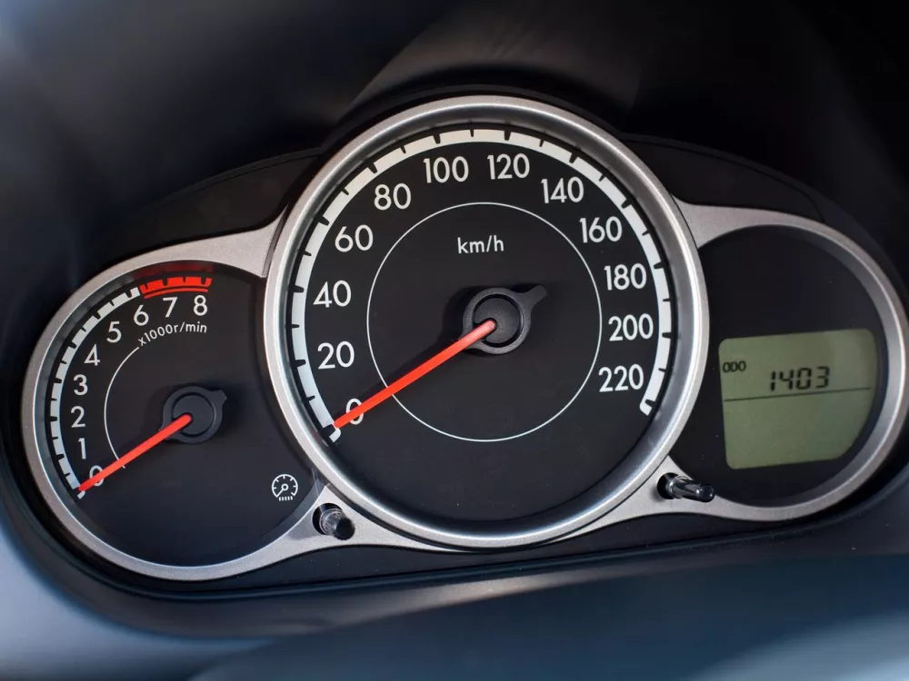 Автомобиль Mazda 2 II Рестайлинг (DE2) Хэтчбек (5 дверей)