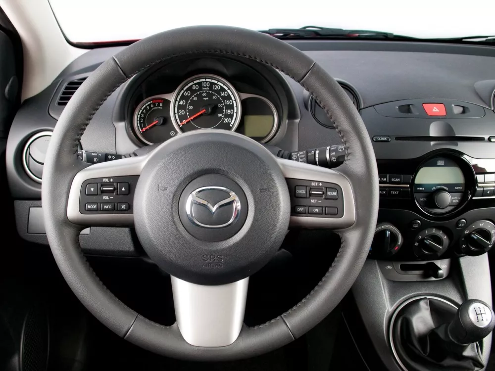 Автомобиль Mazda 2 II Рестайлинг (DE2) Хэтчбек (5 дверей)