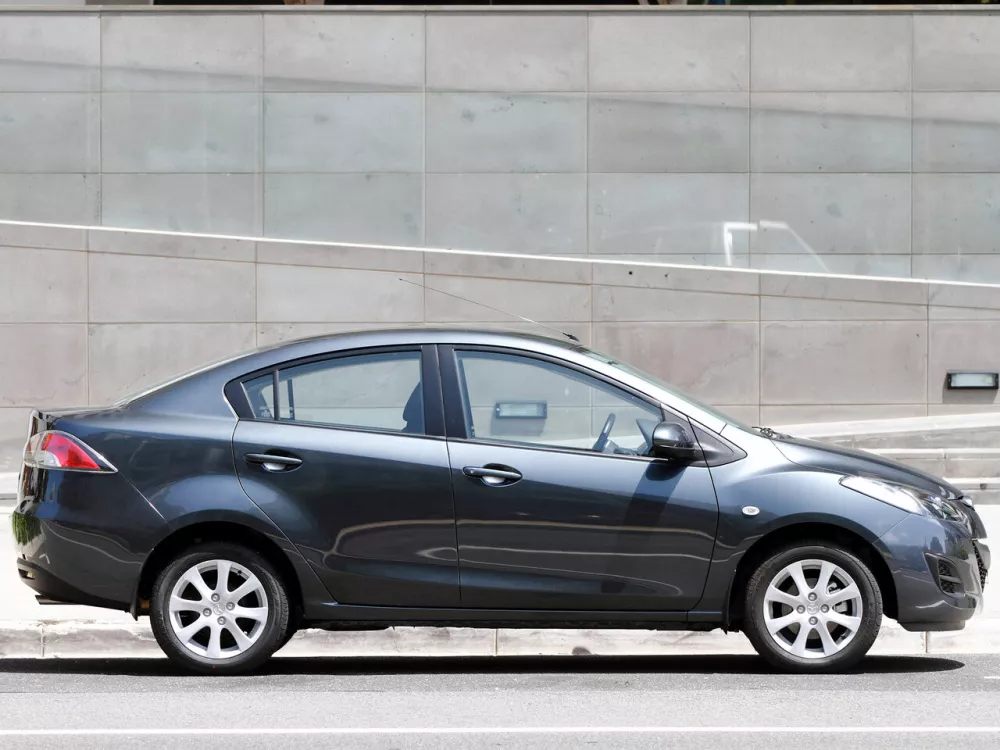 Автомобиль Mazda 2 II Рестайлинг (DE2) Седан