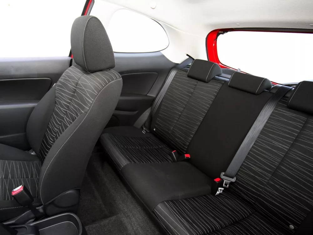 Автомобиль Mazda 2 II (DE) Хэтчбек (3 двери)