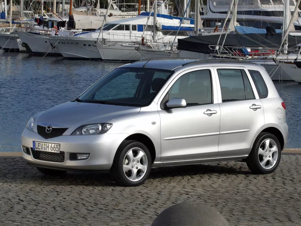 Автомобиль Mazda 2 I (DY) Хэтчбек (5 дверей)