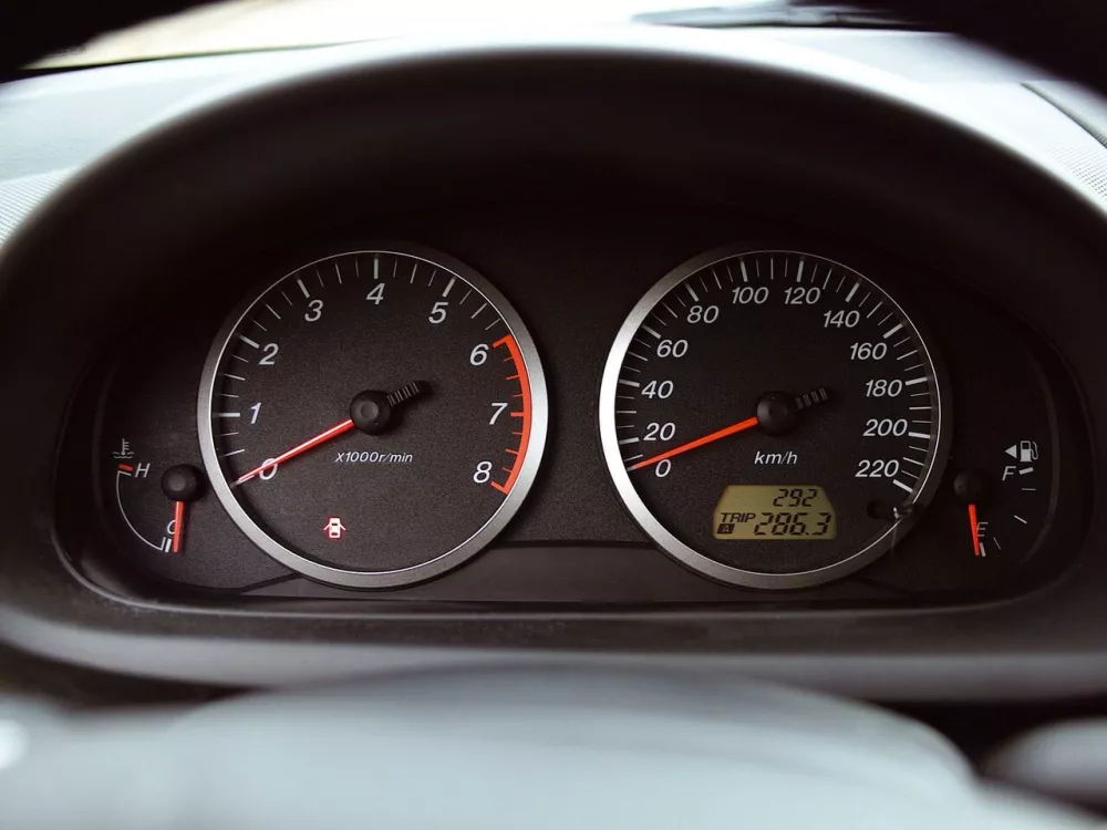 Автомобиль Mazda 2 I (DY) Хэтчбек (5 дверей)
