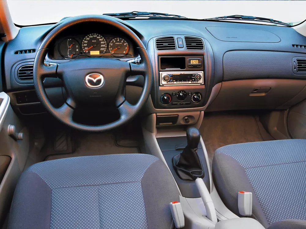 Автомобиль Mazda 323 VI (BJ) Рестайлинг Универсал (5 дверей)