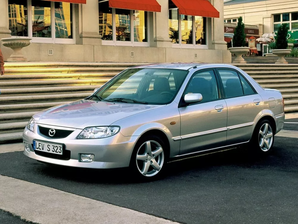 Автомобиль Mazda 323 VI (BJ) Рестайлинг Седан