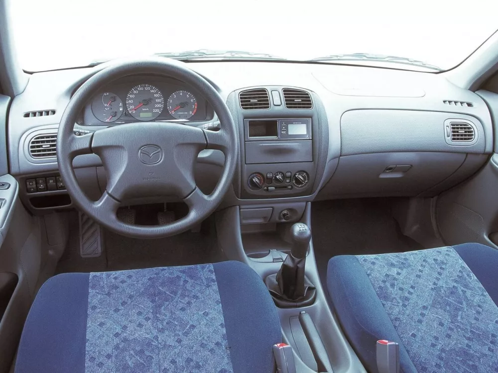 Автомобиль Mazda 323 VI (BJ) Универсал (5 дверей)