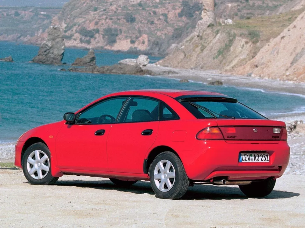 Автомобиль Mazda 323 V (BA) Хэтчбек (5 дверей)