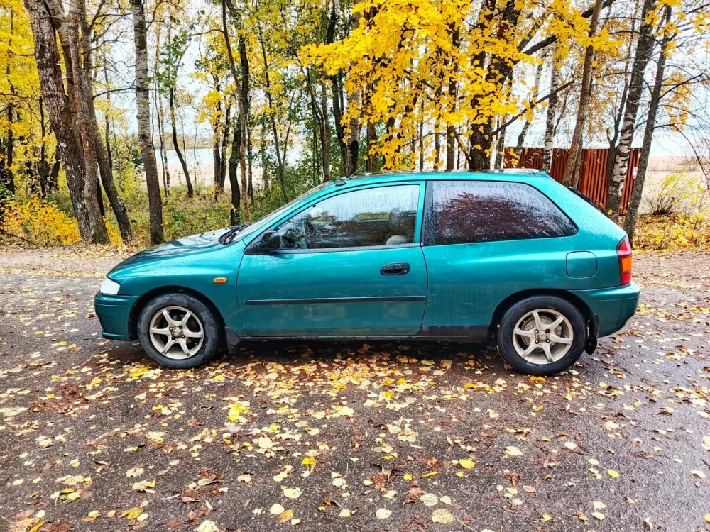 Автомобиль Mazda 323 V (BA) Хэтчбек (3 двери)