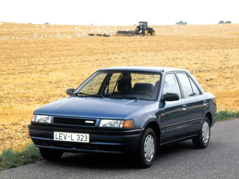 Автомобиль Mazda 323 IV (BG) Седан