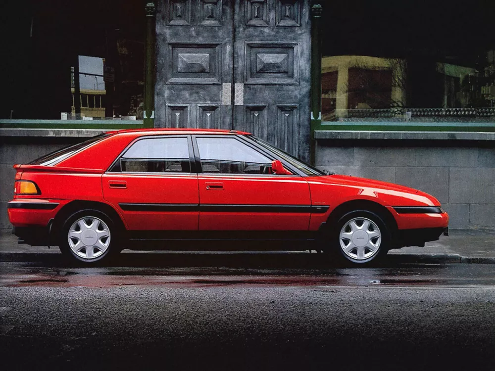 Автомобиль Mazda 323 IV (BG) Хэтчбек (5 дверей)