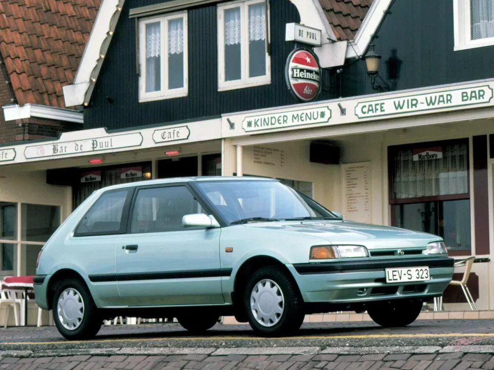 Автомобиль Mazda 323 IV (BG) Хэтчбек (3 двери)