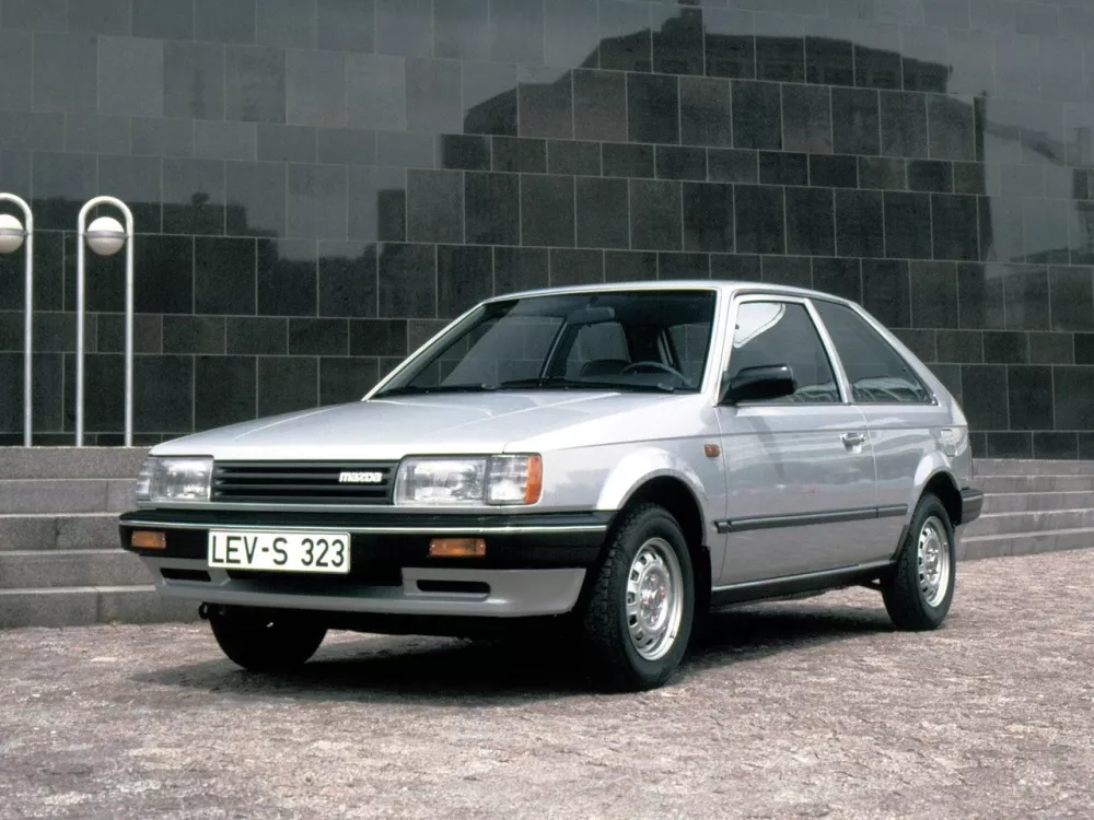 Автомобиль Mazda 323 III (BF) Хэтчбек (3 двери)