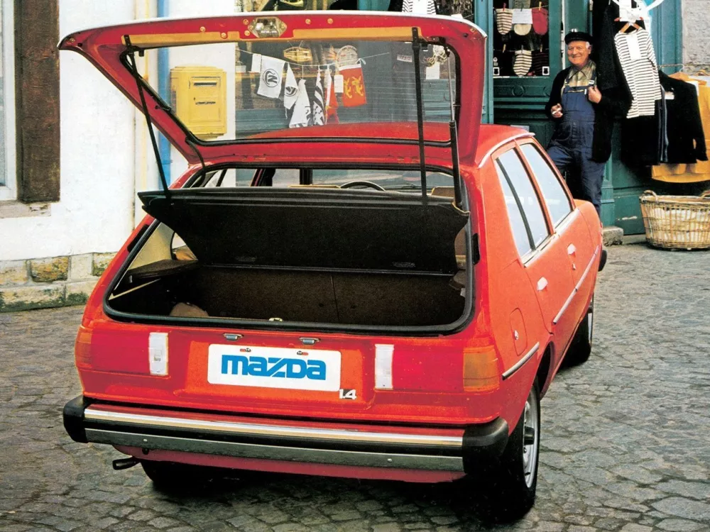 Автомобиль Mazda 323 I (FA) Хэтчбек (5 дверей)