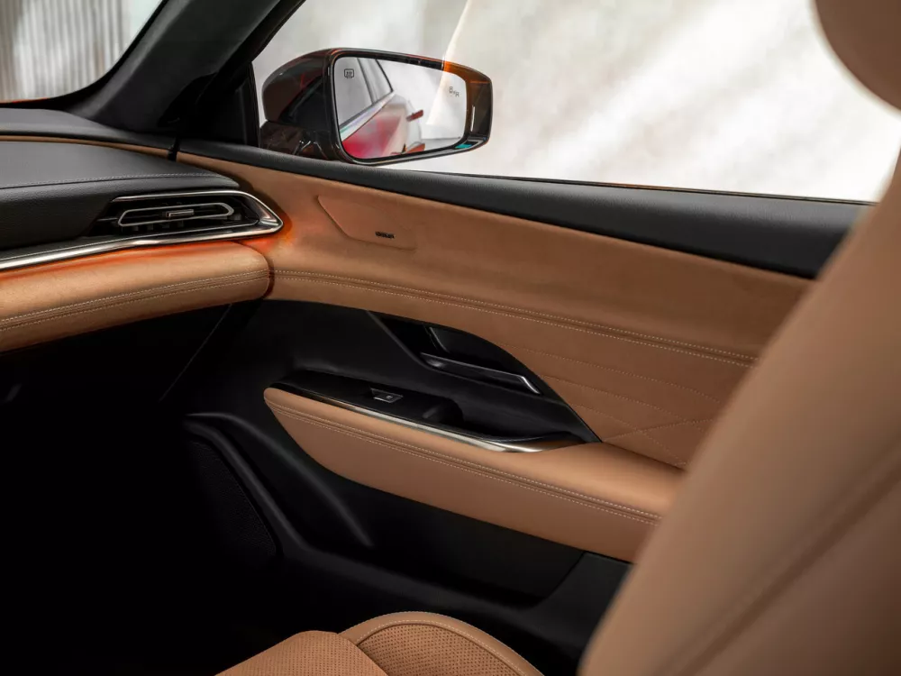 Автомобиль Mazda 6e Лифтбек